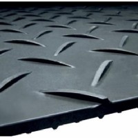 4x8 Black Mat w/ Cleats On Both Sides c/w Hand Holes